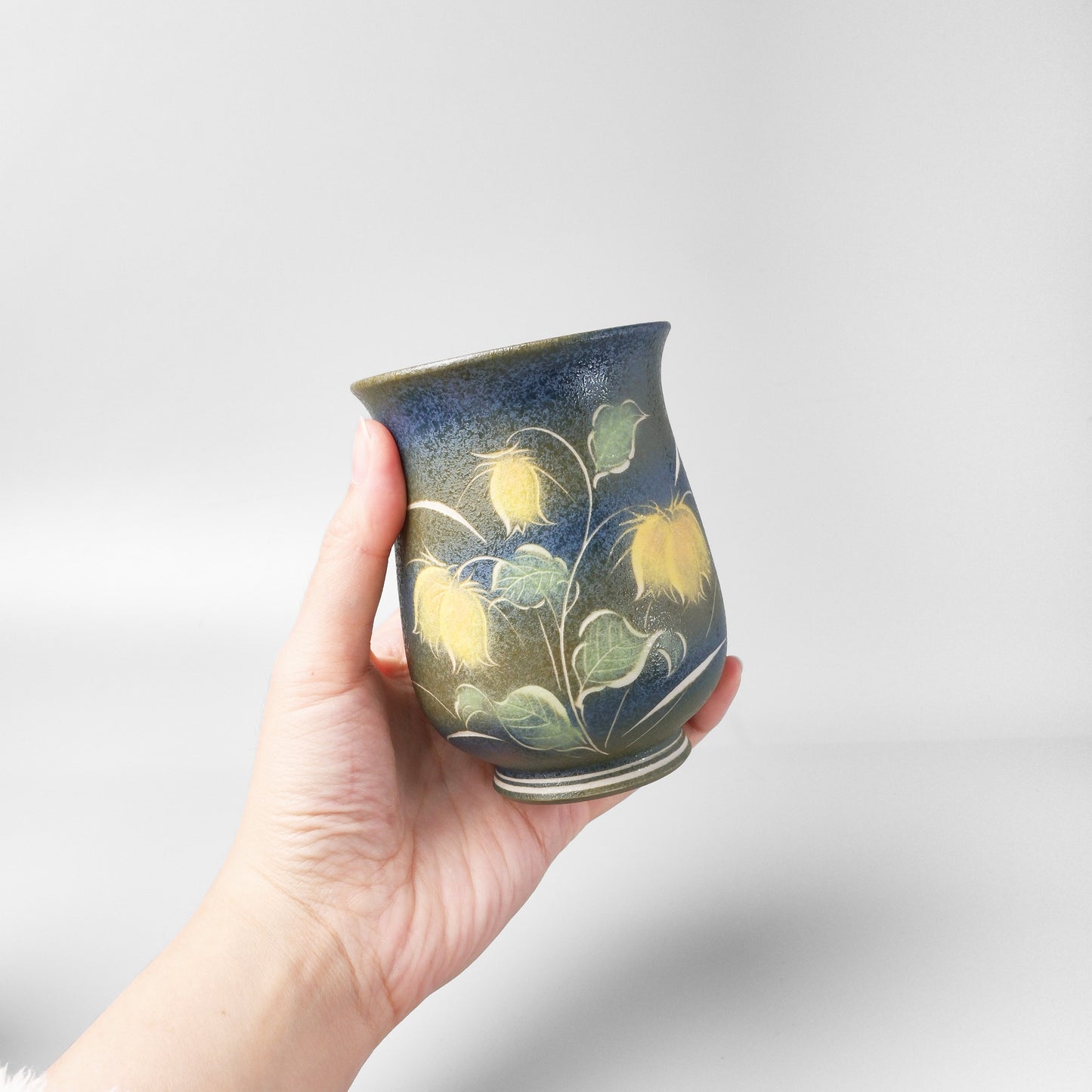 Yakishime Japanese Yunomi Teacup - Bell-shaped Clematis (Large)